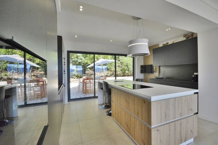 Image No.17-4 Bed House for sale