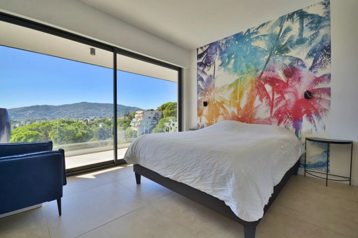 Image No.19-4 Bed House for sale