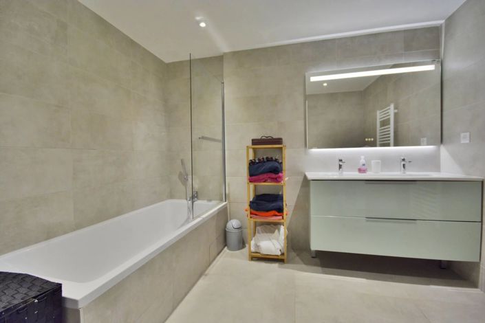 Image No.22-4 Bed House for sale