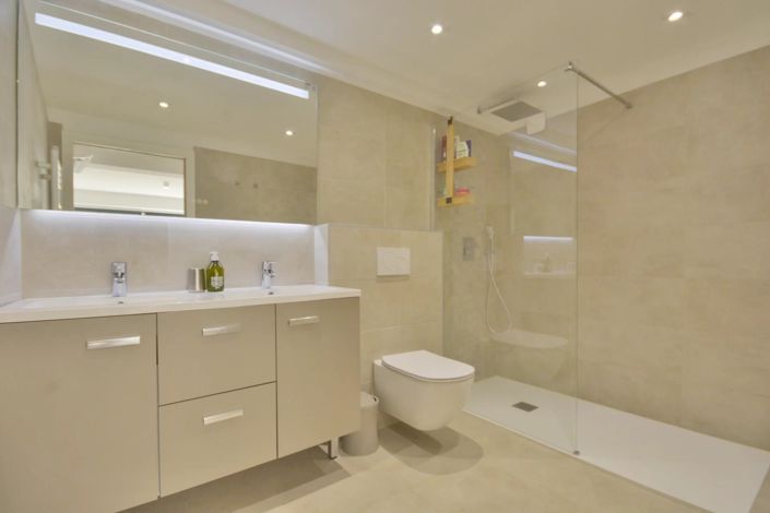 Image No.26-4 Bed House for sale