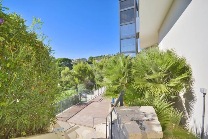 Image No.6-4 Bed House for sale