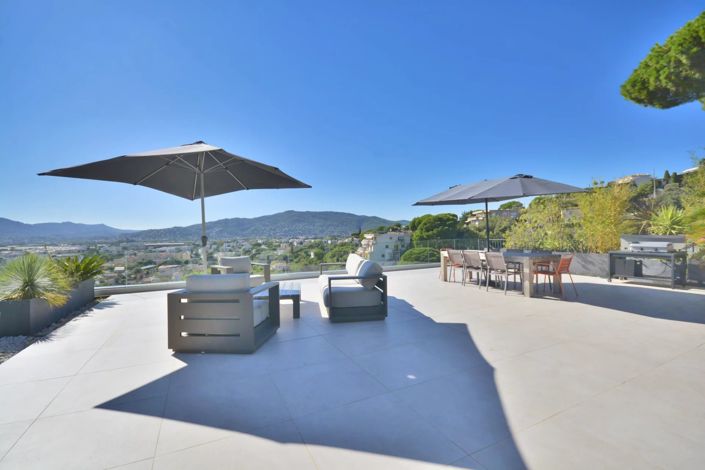 Image No.7-4 Bed House for sale