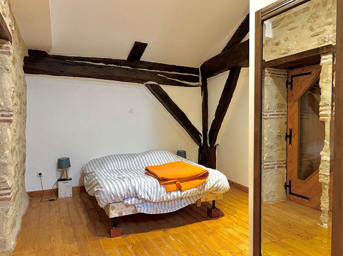 Image No.11-6 Bed House for sale