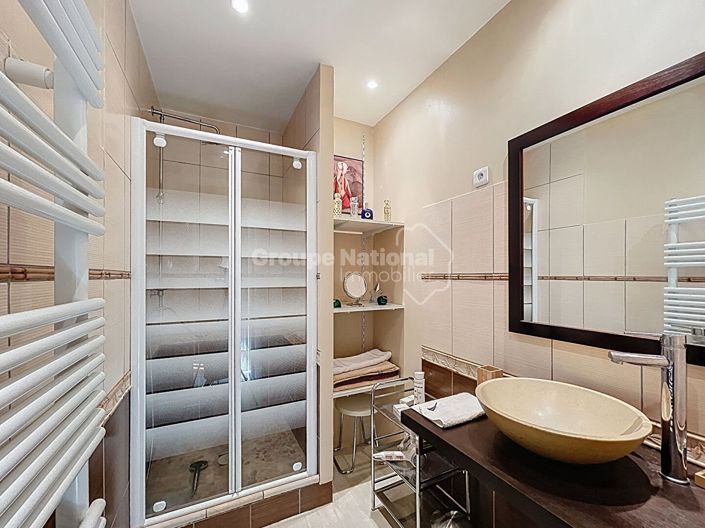 Image No.18-5 Bed House for sale