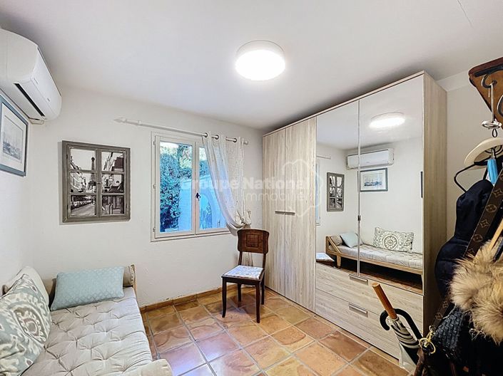 Image No.19-5 Bed House for sale
