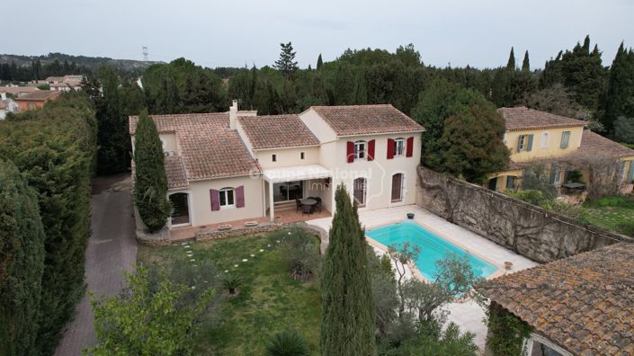 Image No.8-5 Bed House for sale