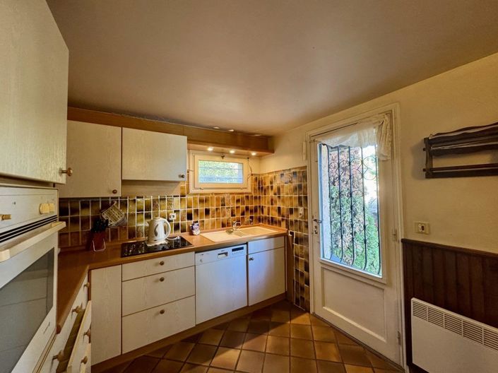 Image No.7-5 Bed House for sale