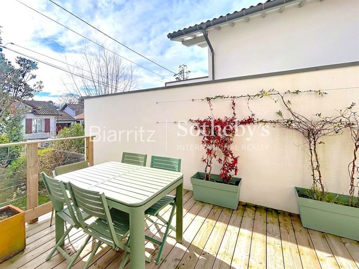 Image No.15-5 Bed House for sale