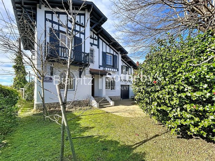 Image No.2-5 Bed House for sale