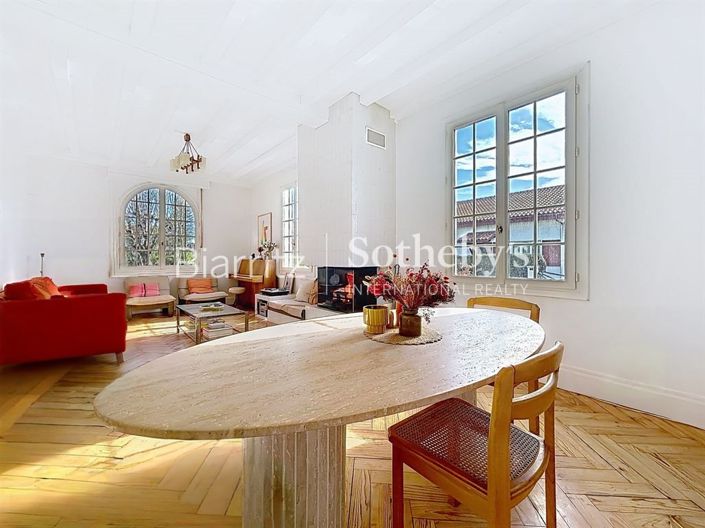 Image No.5-5 Bed House for sale