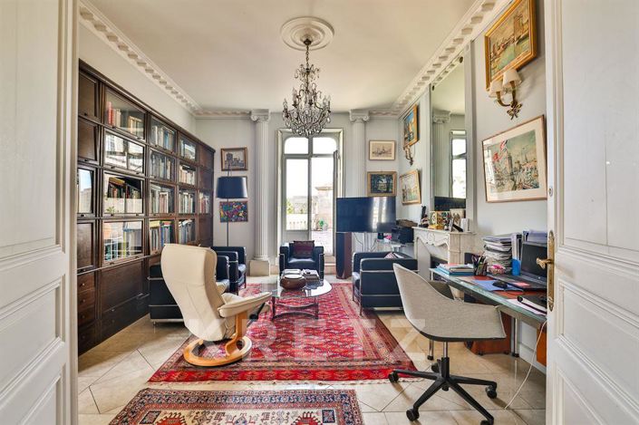 Image No.18-8 Bed House for sale