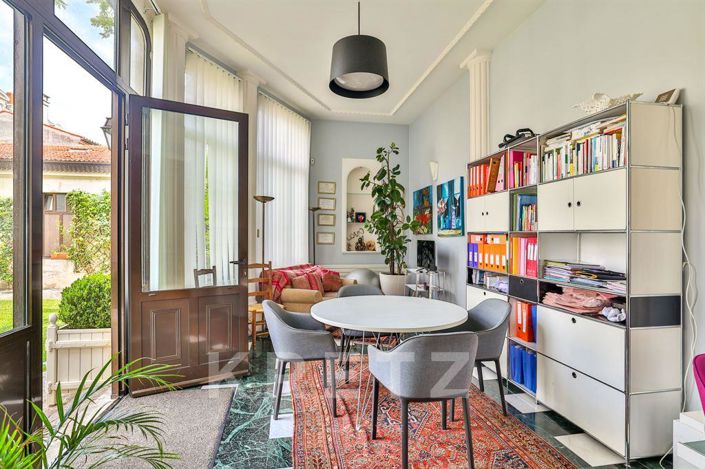 Image No.7-8 Bed House for sale