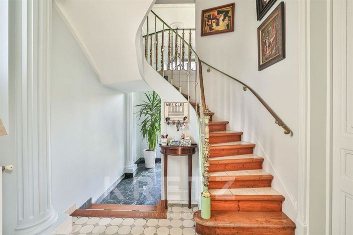 Image No.9-8 Bed House for sale