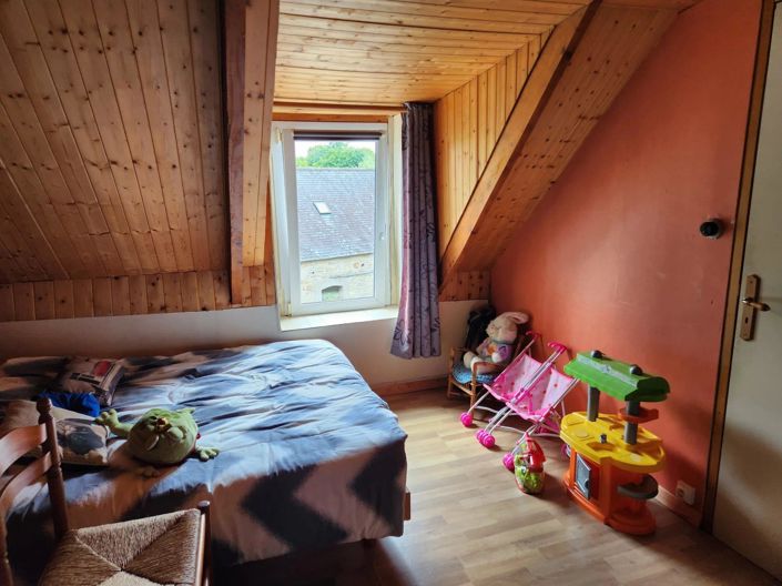 Image No.10-3 Bed House for sale