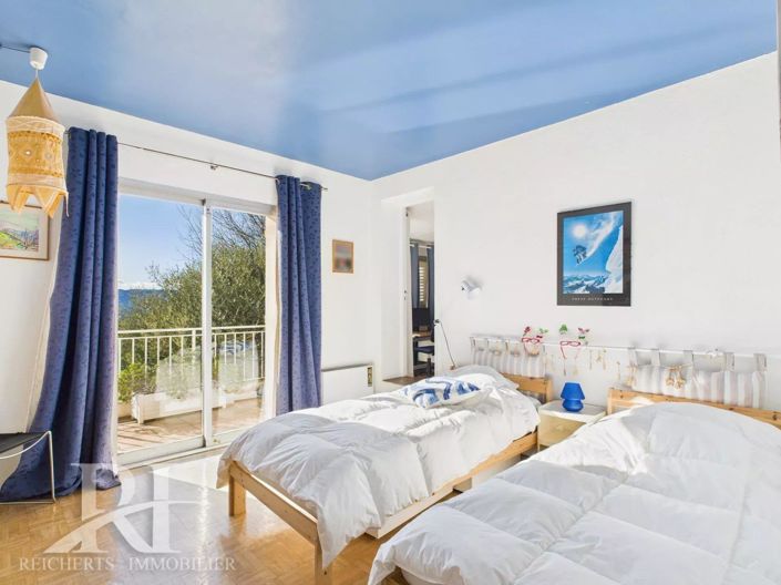 Image No.12-4 Bed House for sale