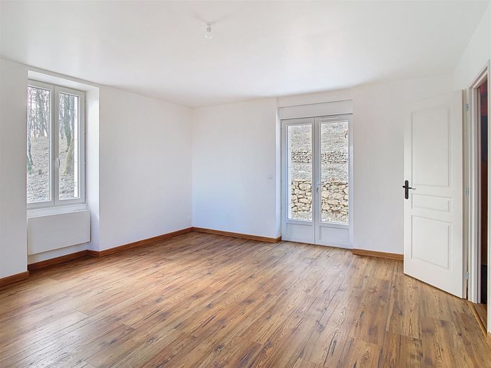 Image No.10-3 Bed House for sale