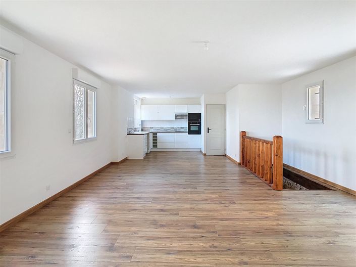 Image No.7-3 Bed House for sale