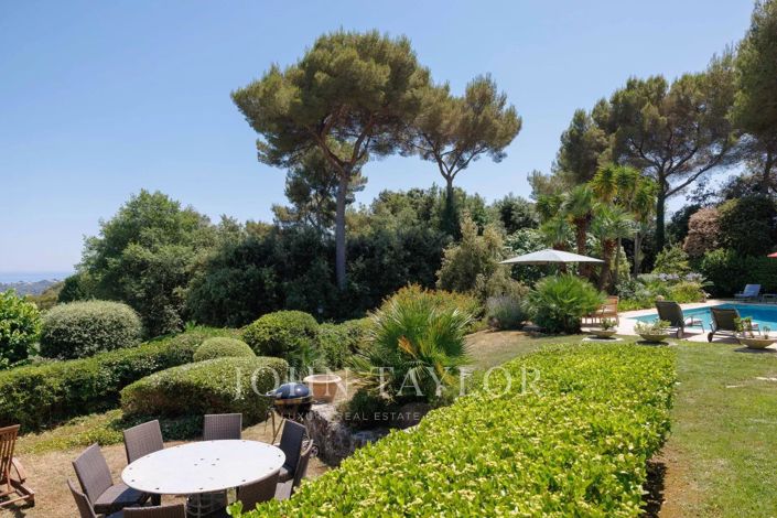 Image No.30-5 Bed House for sale