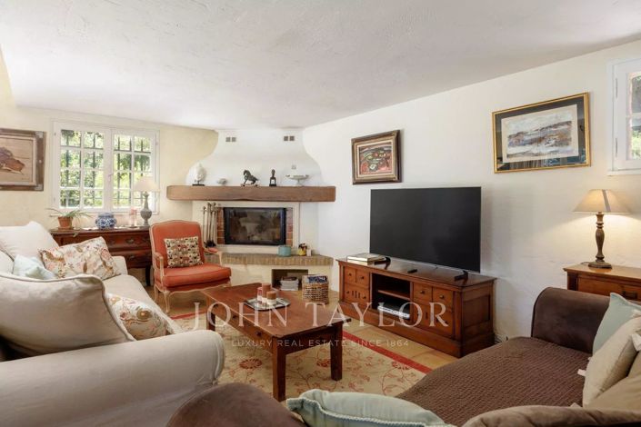 Image No.44-5 Bed House for sale