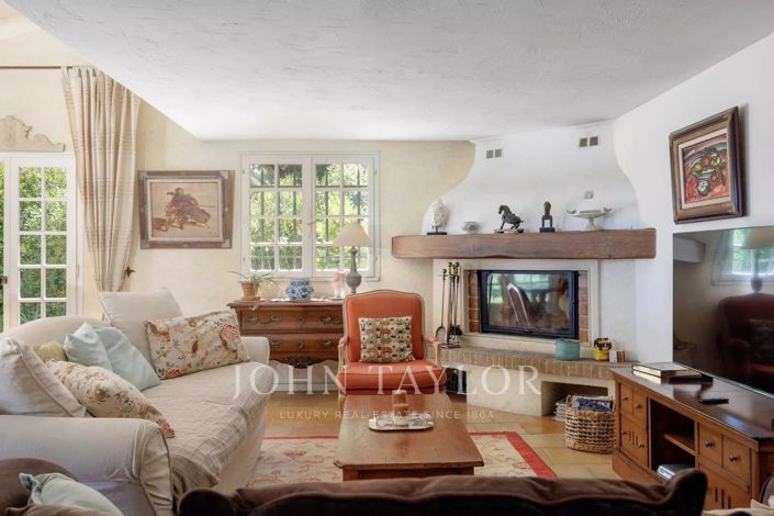 Image No.45-5 Bed House for sale