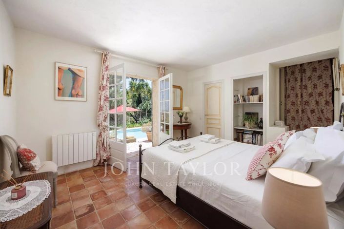 Image No.48-5 Bed House for sale