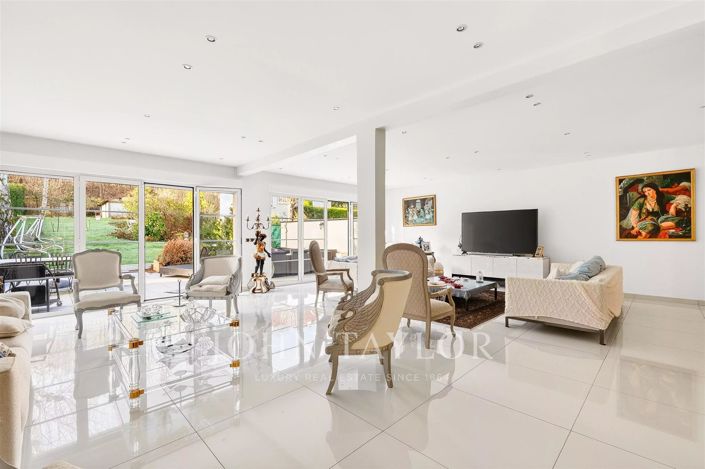 Image No.3-5 Bed House for sale