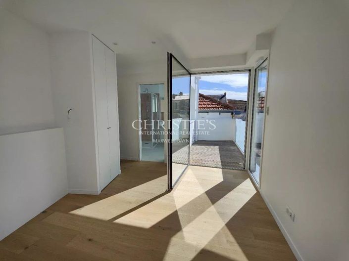 Image No.6-3 Bed House for sale