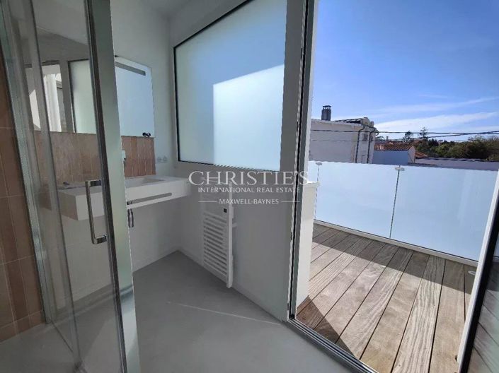 Image No.9-3 Bed House for sale