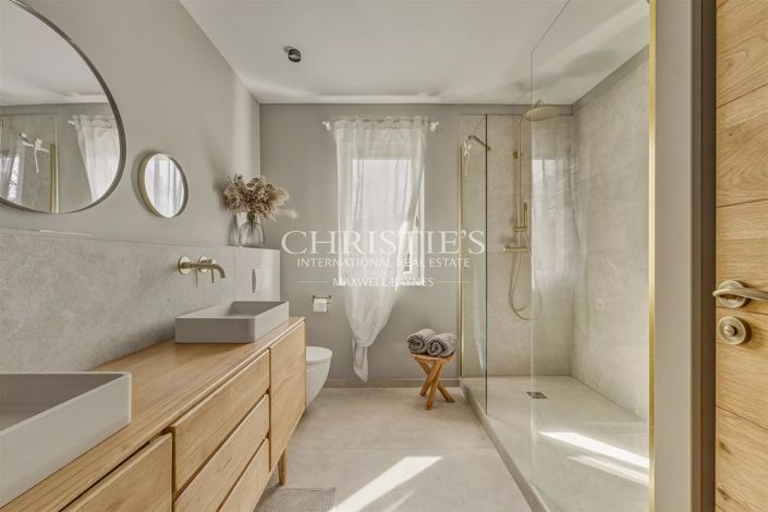 Image No.19-4 Bed House for sale