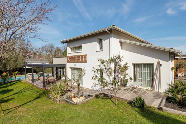 Image No.25-4 Bed House for sale