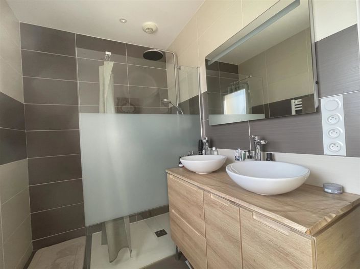 Image No.14-4 Bed House for sale