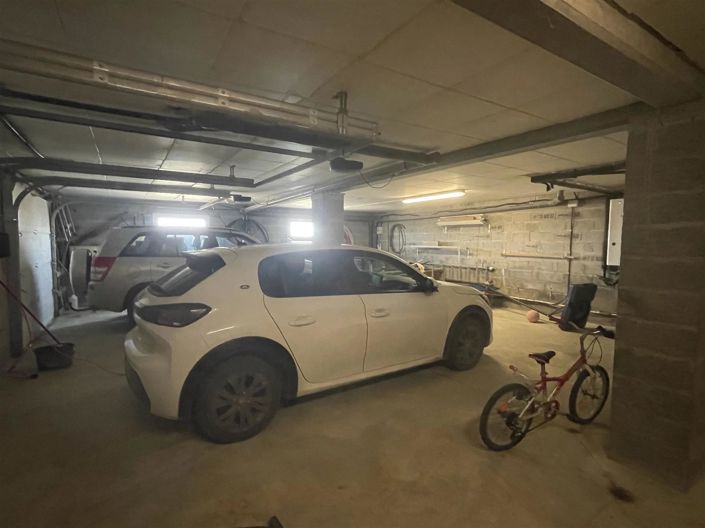 Image No.16-4 Bed House for sale