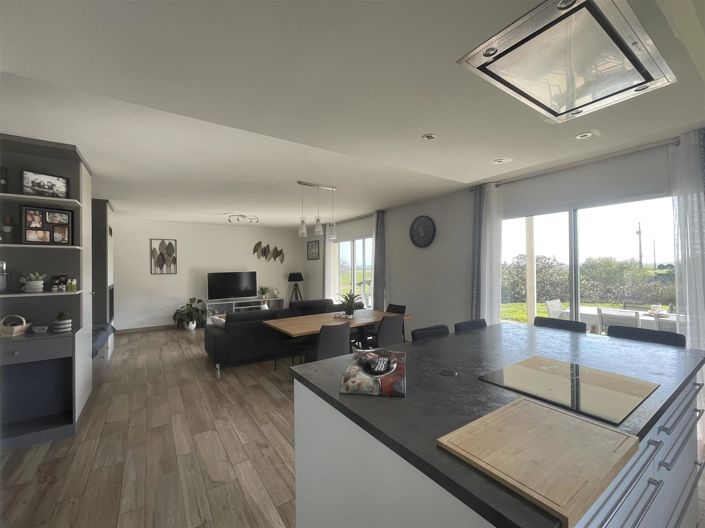 Image No.7-4 Bed House for sale