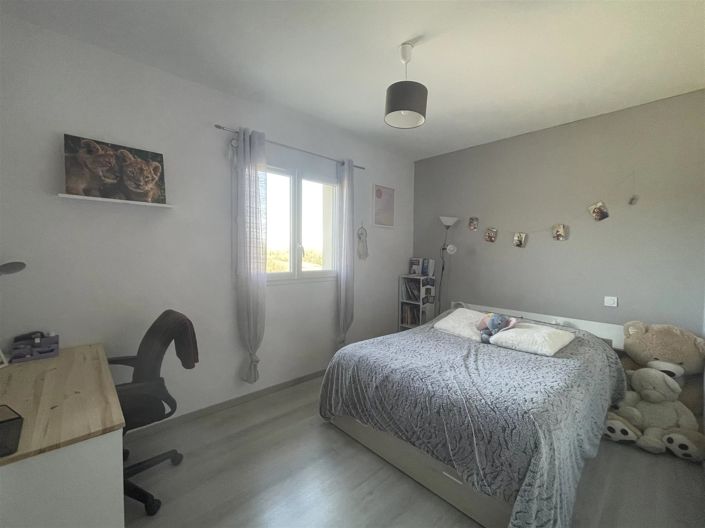 Image No.8-4 Bed House for sale