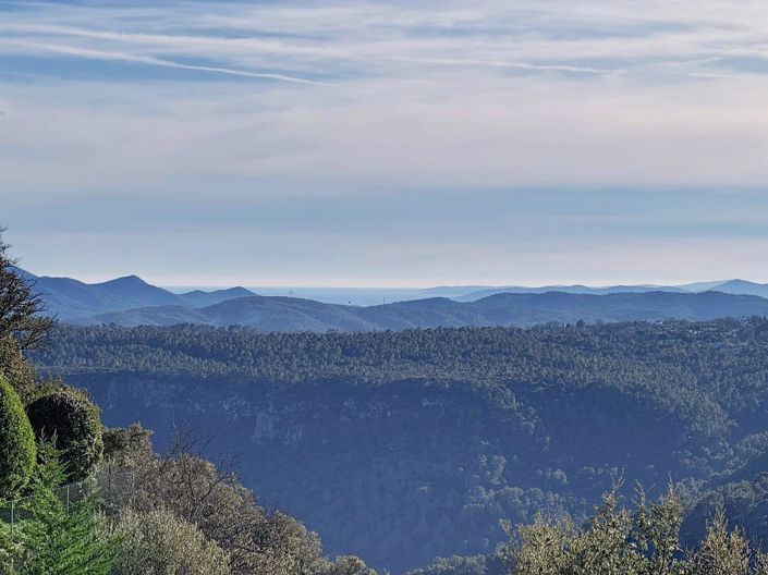 Image No.7-10 Bed House for sale