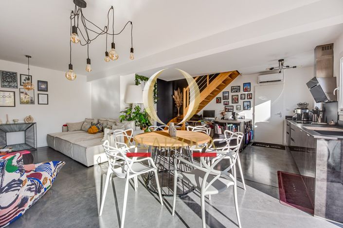 Image No.11-3 Bed House for sale