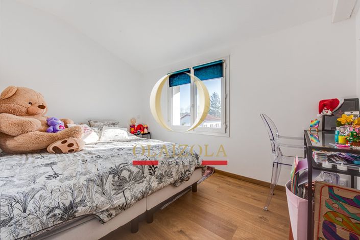 Image No.15-3 Bed House for sale