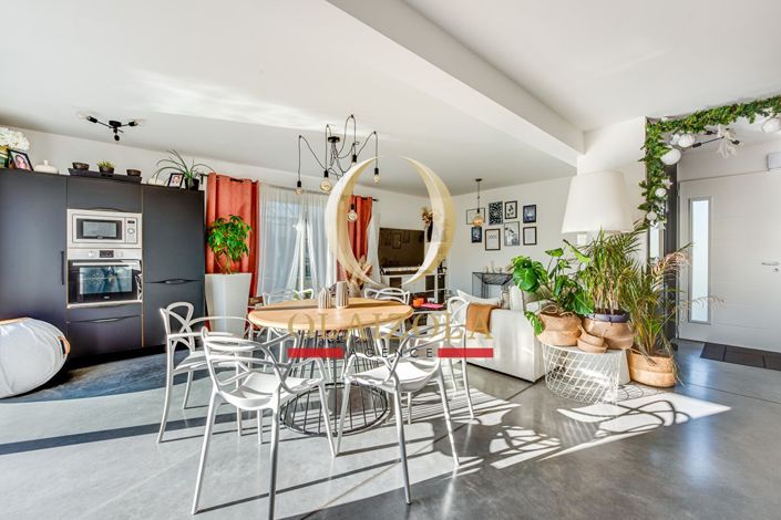 Image No.8-3 Bed House for sale