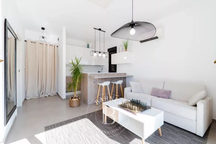 Image No.17-5 Bed House for sale