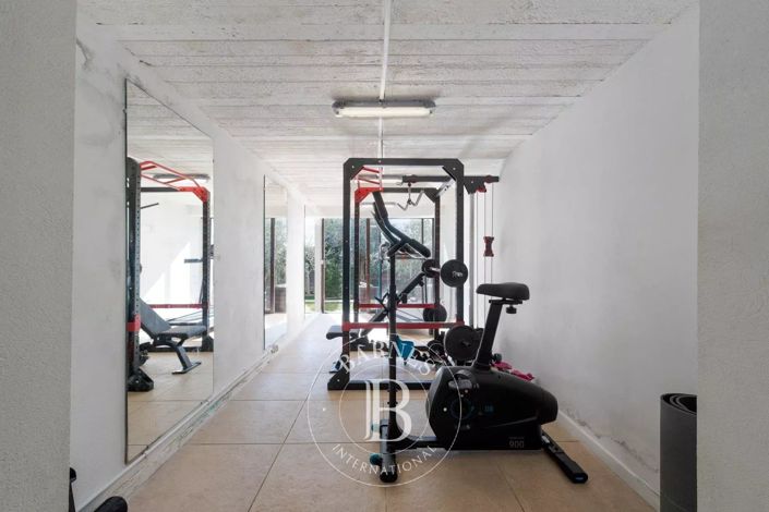 Image No.18-5 Bed House for sale