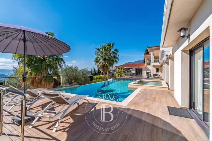 Image No.2-5 Bed House for sale