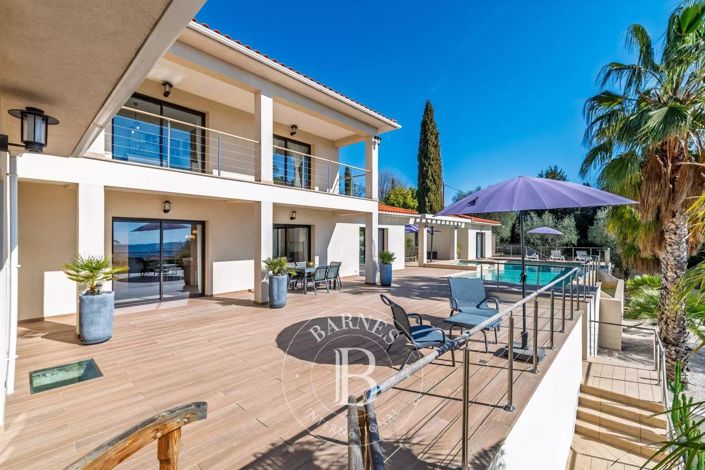 Image No.3-5 Bed House for sale