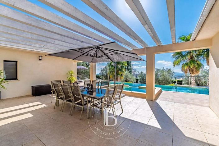 Image No.4-5 Bed House for sale