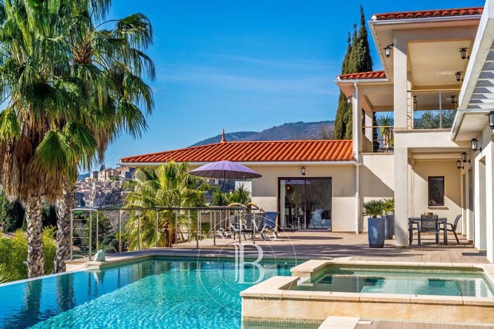 Image No.5-5 Bed House for sale