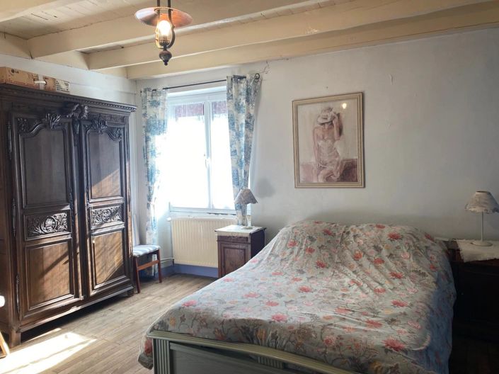 Image No.8-5 Bed House for sale