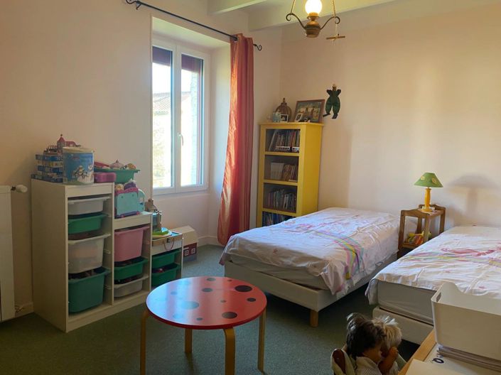 Image No.9-5 Bed House for sale