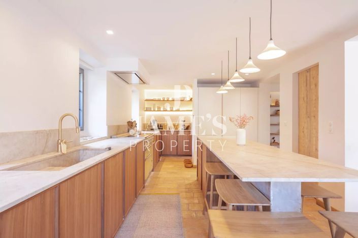 Image No.7-5 Bed House for sale