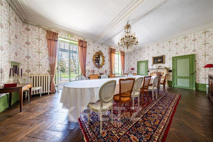 Image No.2-15 Bed Property for sale