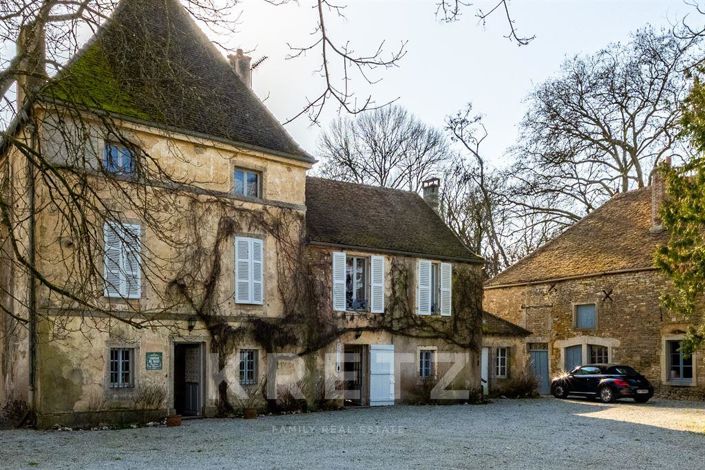 Image No.20-15 Bed Property for sale