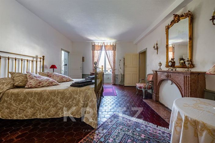 Image No.24-15 Bed Property for sale